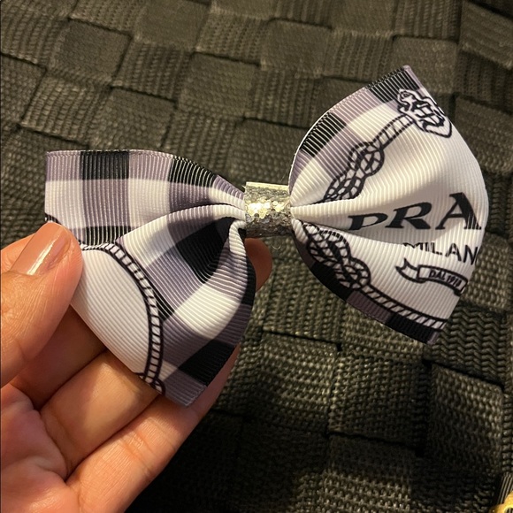 Clip on Fashion Bows - Picture 5 of 10